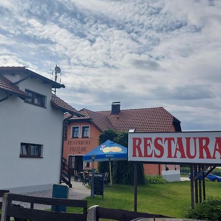 Penzion A Restaurace U Strnada Klatovy Zewnętrze zdjęcie