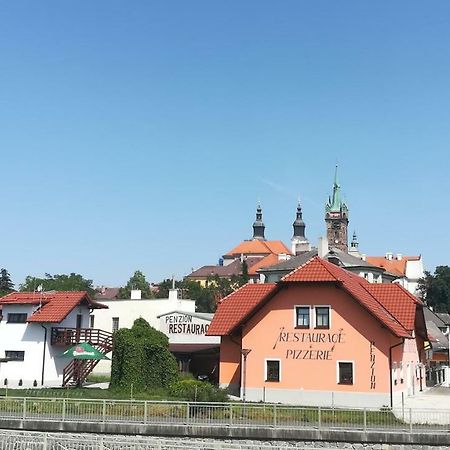 Penzion A Restaurace U Strnada Klatovy Zewnętrze zdjęcie