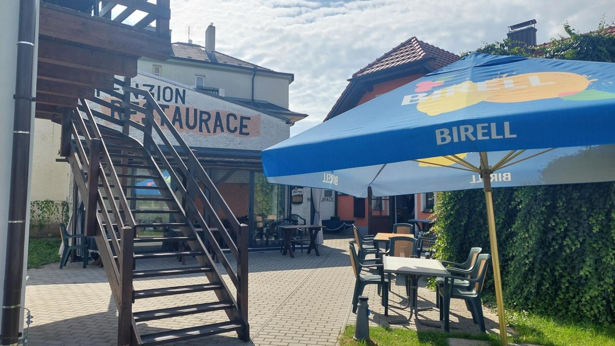 Penzion A Restaurace U Strnada Klatovy Zewnętrze zdjęcie